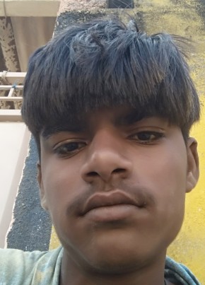 Manji Devshi, 19, India, Jāmnagar