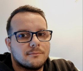 Ooke, 30, Miskolc