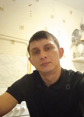 Дмитрий Волков из Касли 37 лет