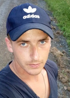 Александр, 30, Россия, Черниговка