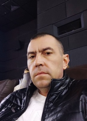 Роман из Курчатова 44 года