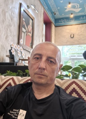 Роман из Саратова 45 лет