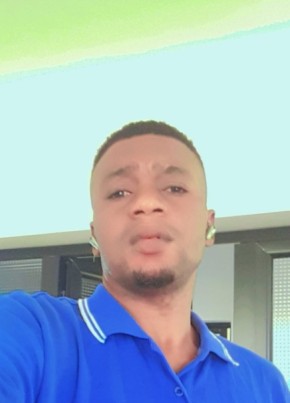 Rezpekt AB из Abidjan 30 лет