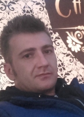 Admir, 21, Bosna i Hercegovina, Sarajevo