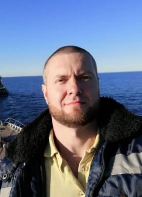 Роман из Новошахтинска 43 года