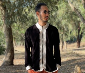 Amine, 32, Kenitra