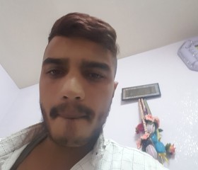 Ferdi, 22, Khanjarah