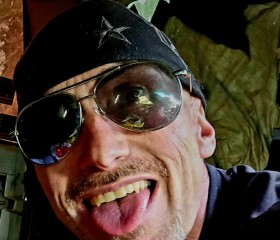 Christopher, 44, Oroville