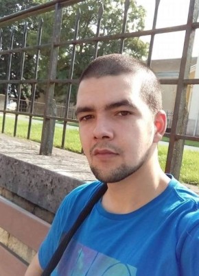 malik из Auxerre 34 года
