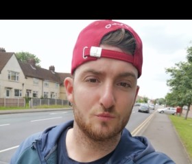 Andreiutzuu, 30, Scunthorpe