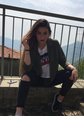 Alice, 24, Repubblica Italiana, Modena