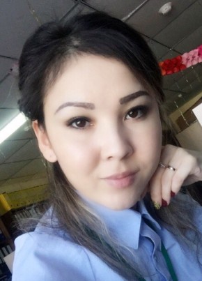 Дина, 39, Қазақстан, Астана