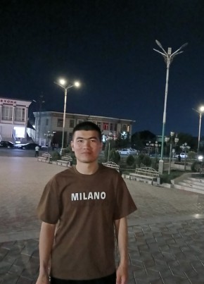 Максим из Москвы 18 лет
