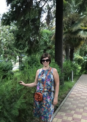 Лариса, 48, Россия, Волгоград