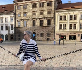 Anna Bezrukova, 48, Molln