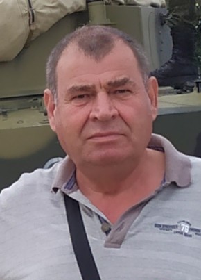 Илья, 65, Россия, Севастополь