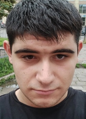Альберт из Адлера 18 лет