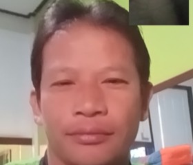 tun, 49, Tha Muang