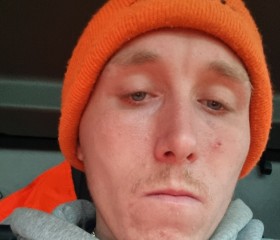 Connor, 26, Salisbury