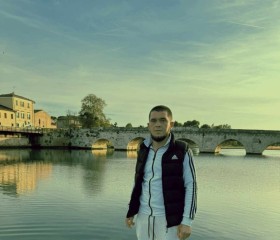 Kostea, 27, Chisinau