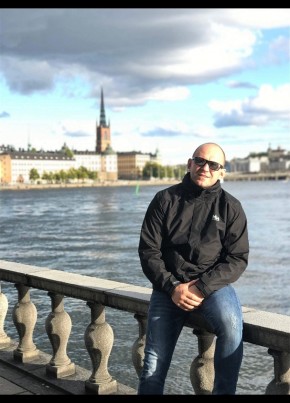 Olegas Kaniušikas, 44, Konungariket Sverige, Stockholm