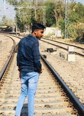 Karan, 18, India, Jaipur