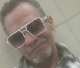 GERSON, 50, Caracas