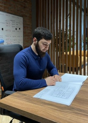 Ислам из Махачкалы 24 года