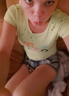 Елена, 25, Россия, Красноуральск