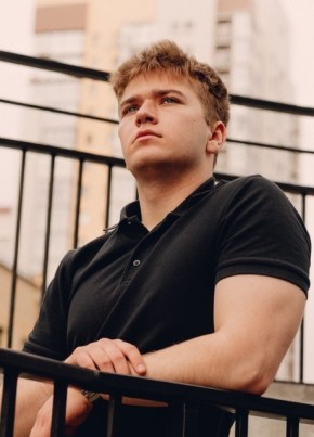 Дмитрий из Челябинска 20 лет