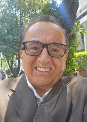 David Felipe из Abuja 66 лет