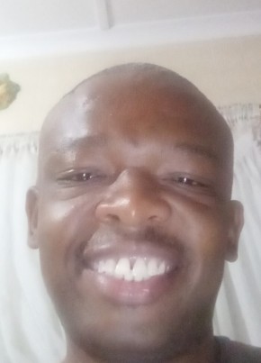 Bonolo, 32, iRiphabhuliki yase Ningizimu Afrika, Soweto