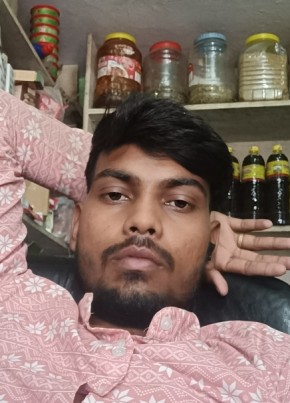 Raj, 19, India, Varanasi