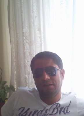 Hasan, 42, Türkiye Cumhuriyeti, İzmir