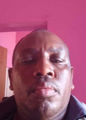 Zacheus, 41, Kenya, Nairobi