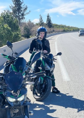 Sissou из Béjaïa 24 года