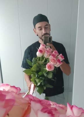 Максим из Мариуполи 31 год