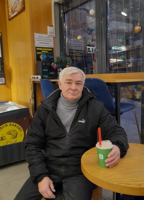 Валера из Москвы 61 год