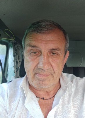 Игорь Скупов из Саратова 62 года