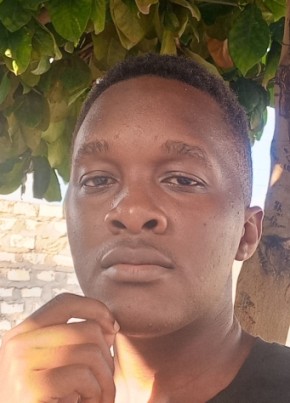 Ezekiel Nganga из Mombasa 20 лет