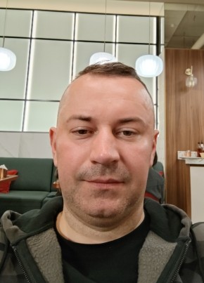Роман из Калининграда 43 года