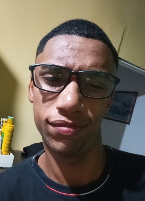 Betinho mafra из Duque de Caxias 23 года