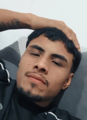 Mateus из Cascavel (Paraná) 22 года