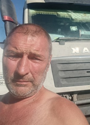 Александр из Владивостока 51 год
