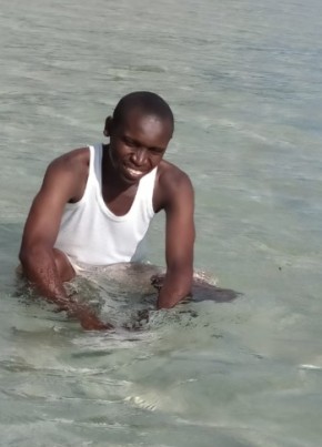 martin mwangi, 33, Seychelles, Victoria