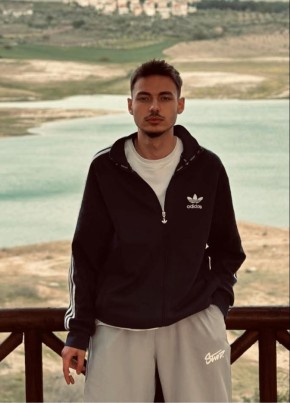 Demir из İskenderun 19 лет