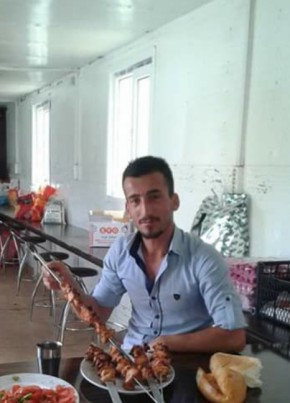 Adem, 20, Türkiye Cumhuriyeti, Yüksekova