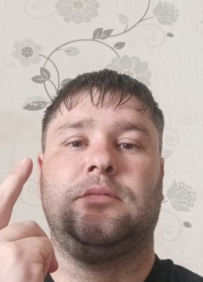 Михаил из Красного Сулина 33 года