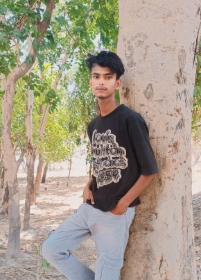 Tabish, 18, India, Kanpur