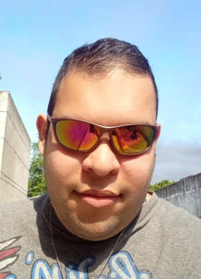Luis, 21, República Oriental del Uruguay, La Paz